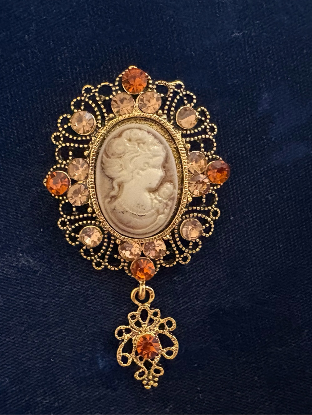 Vintage-Inspired Gold-Tone Cameo Brooch with Amber Crystals - Picture 2 of 4